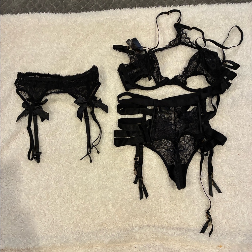 Elegant Black Lace Lingerie Set